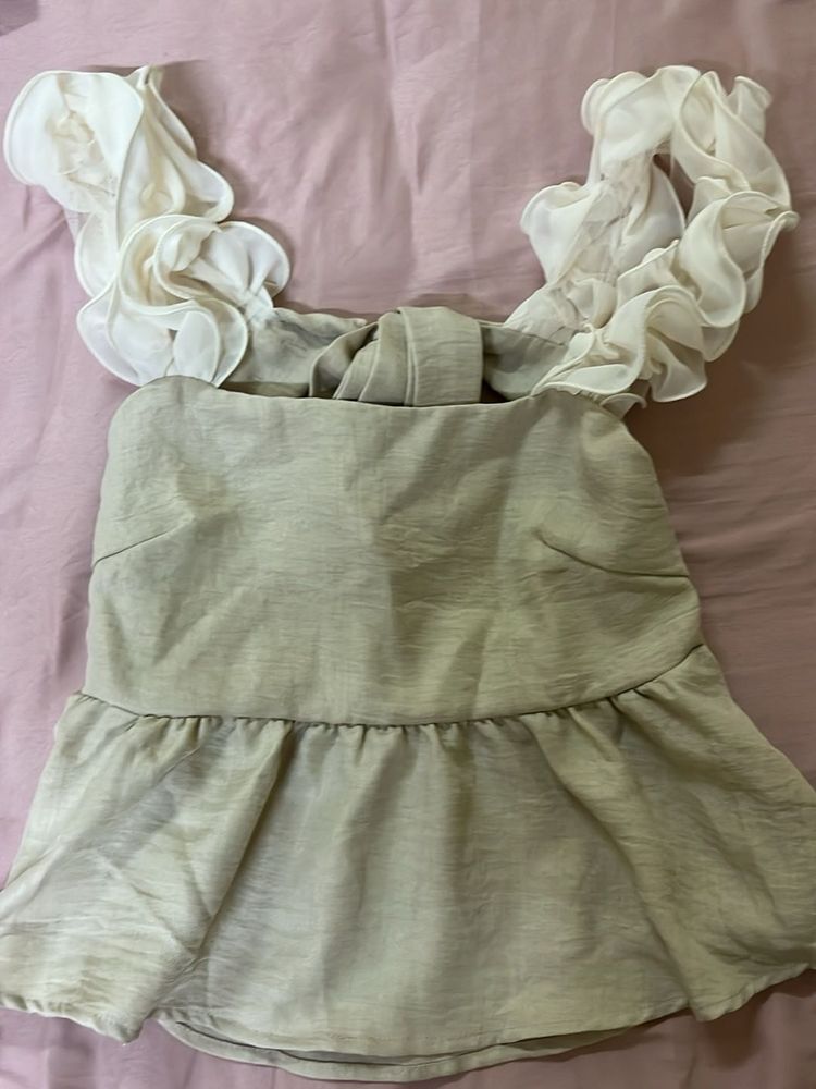 Chic Ruffled Top
