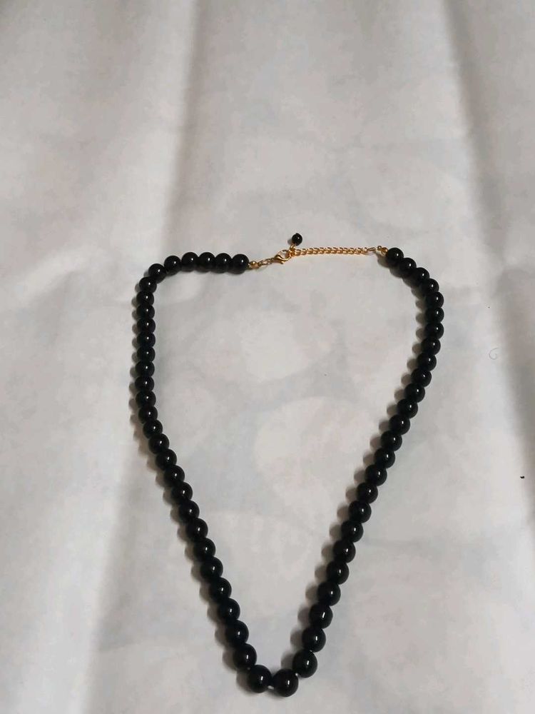 Elegant Black Beaded Necklace