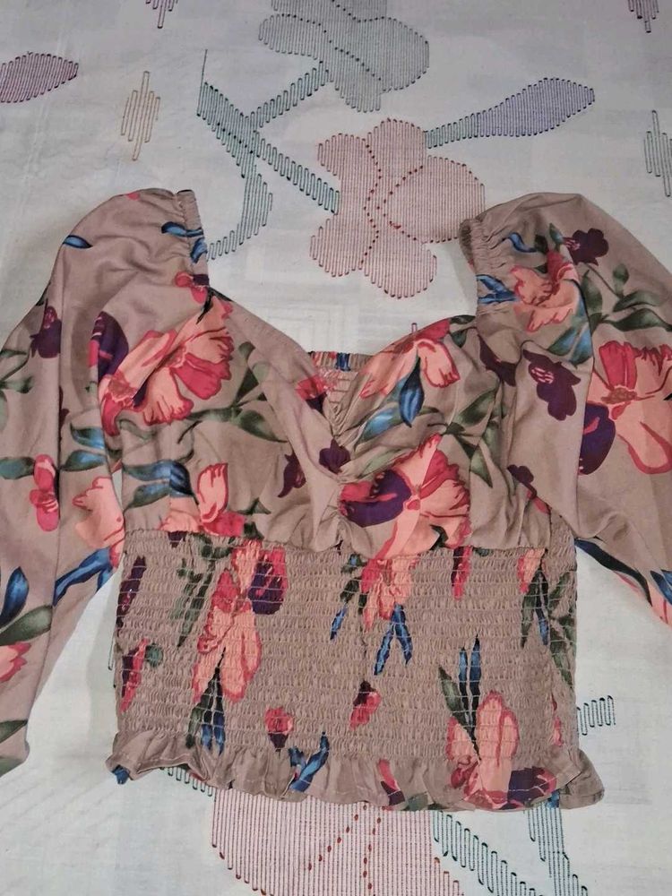 Chic Floral Smocked Crop Top