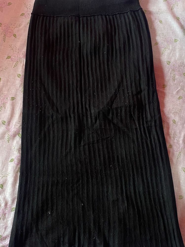 Black Ribbed Maxi Skirt