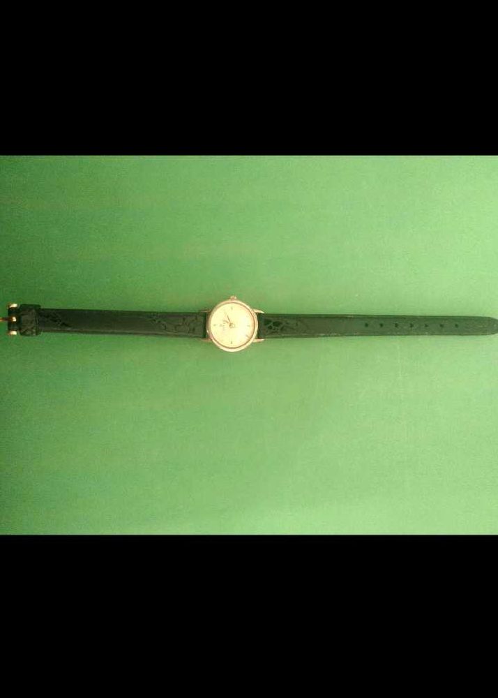 Classic Black Leather Strap Watch(not working)
