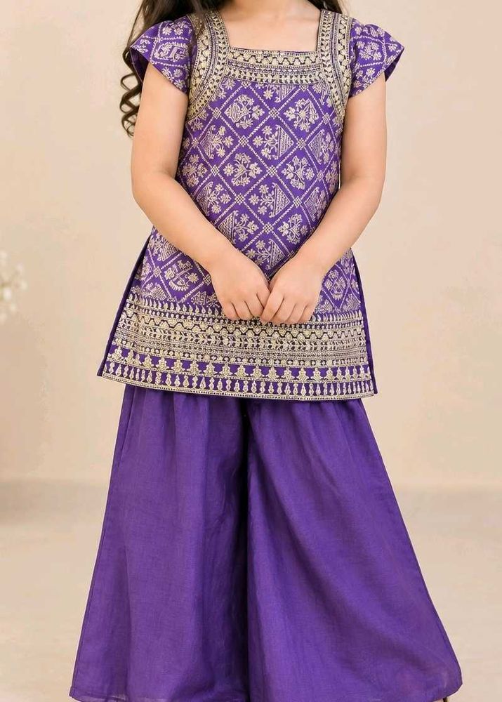 New with tag girls Embroidered Kurta ethnic dress