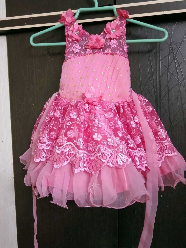 pink balloonback streching frock