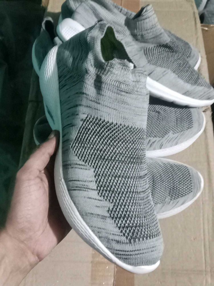 NEW ONE USED CASUAL SHOES FOR MAN &amp; WOMEN'S,