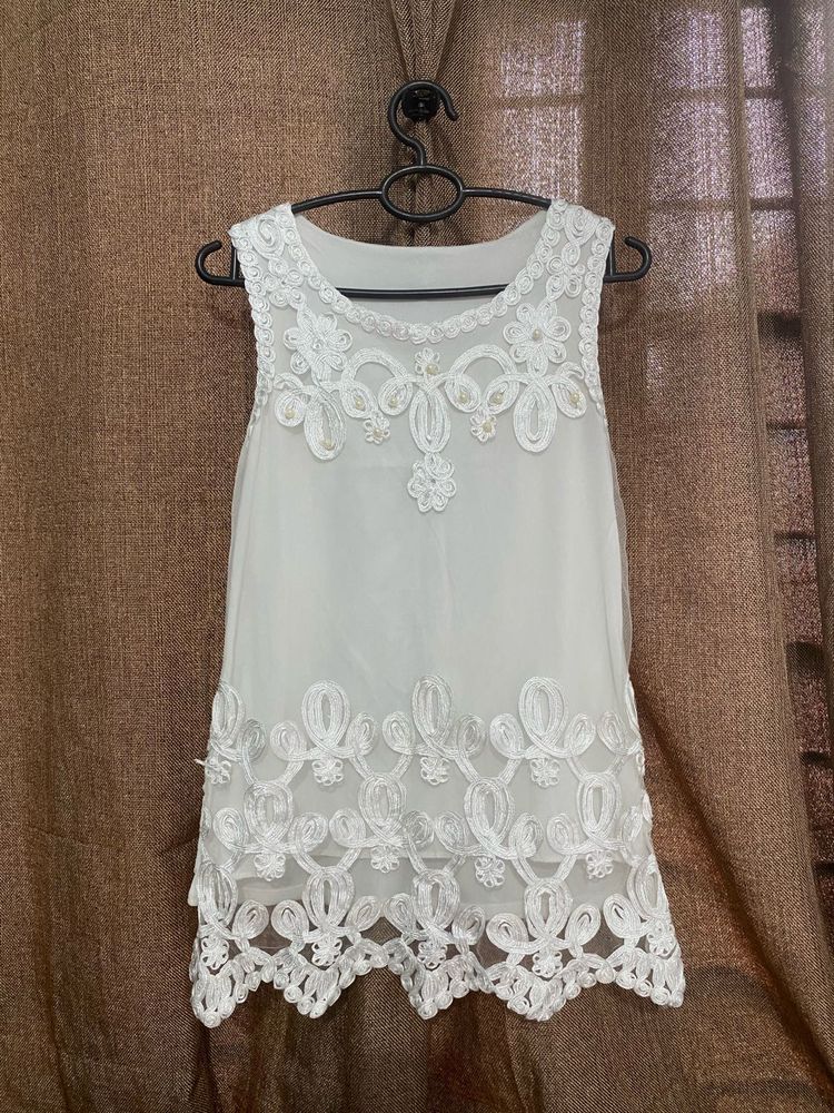 Elegant White Lace Sleeveless Blouse