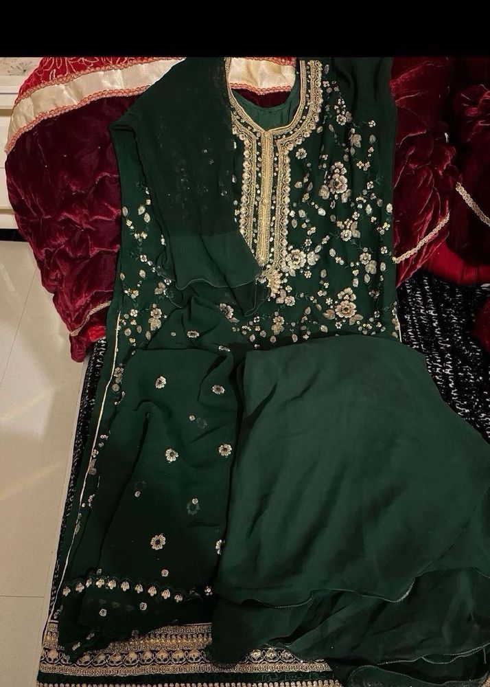 Elegant Emerald Green Kurta Set