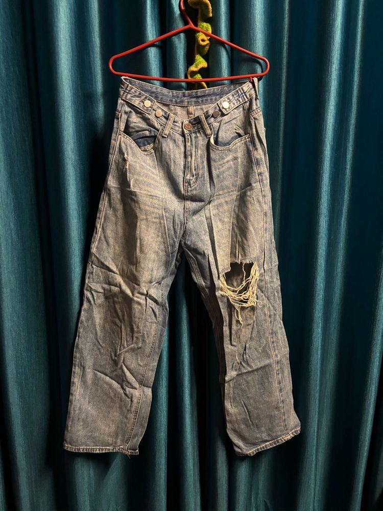 Distressed Wide Leg Jeans with adjustable waist