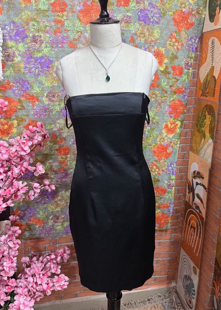 Elegant Black Strapless Dress