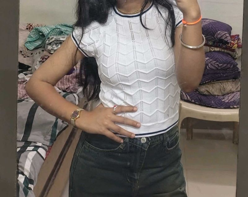 Chic White Knit Top