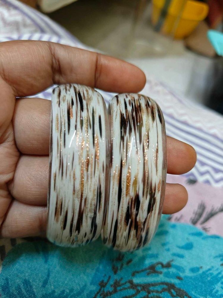 Stylish Resin Bangles Set
