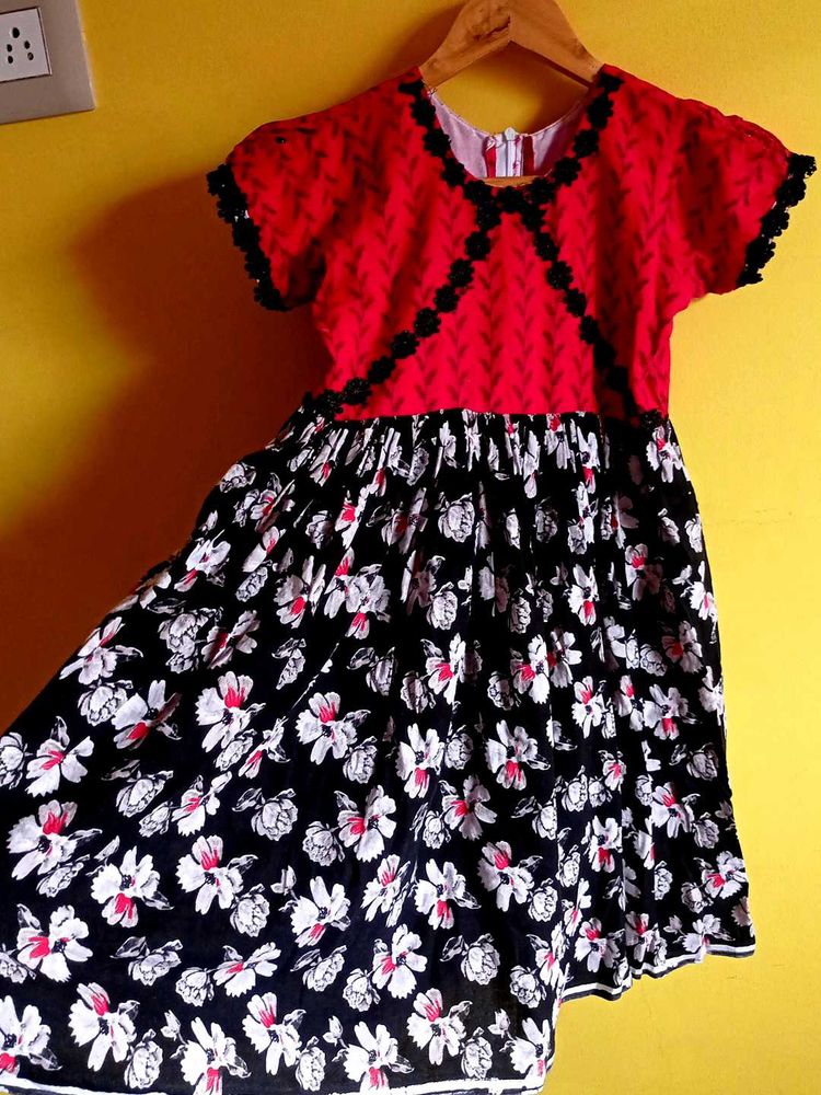 Cute Red &amp; Black Floral Dress