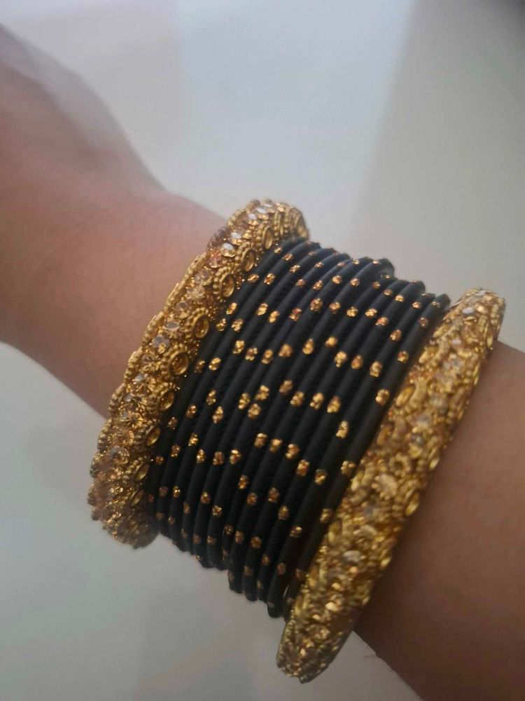 Black and Gold Bangles Set