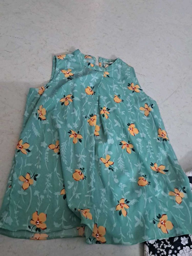 Cute Floral Sleeveless Top