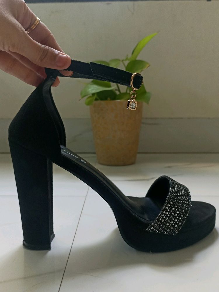 ❗❗PRICE DROP❗❗Marc Loire Embellished Platform He