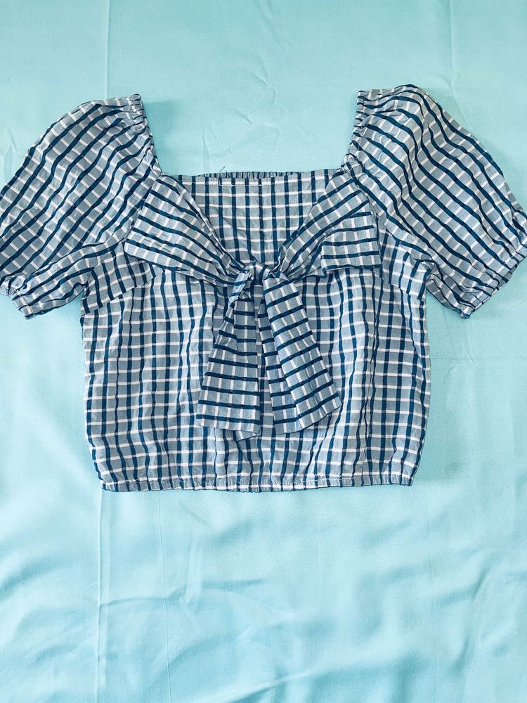 Cute Plaid Tie-Front Puff Sleeve Top