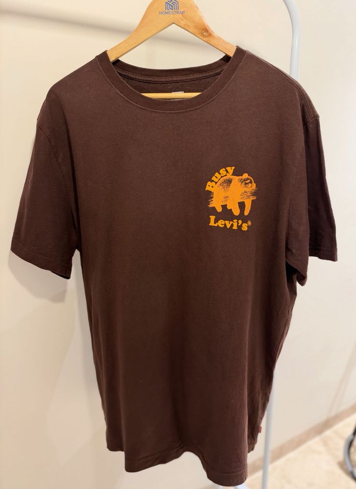 Levi's Brown T-Shirt with Bear Graphic