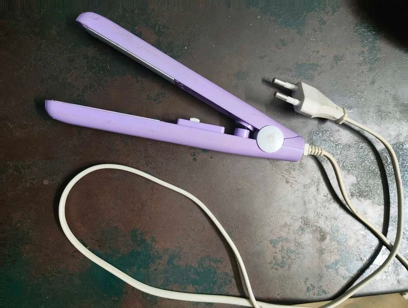 Mini straightener..