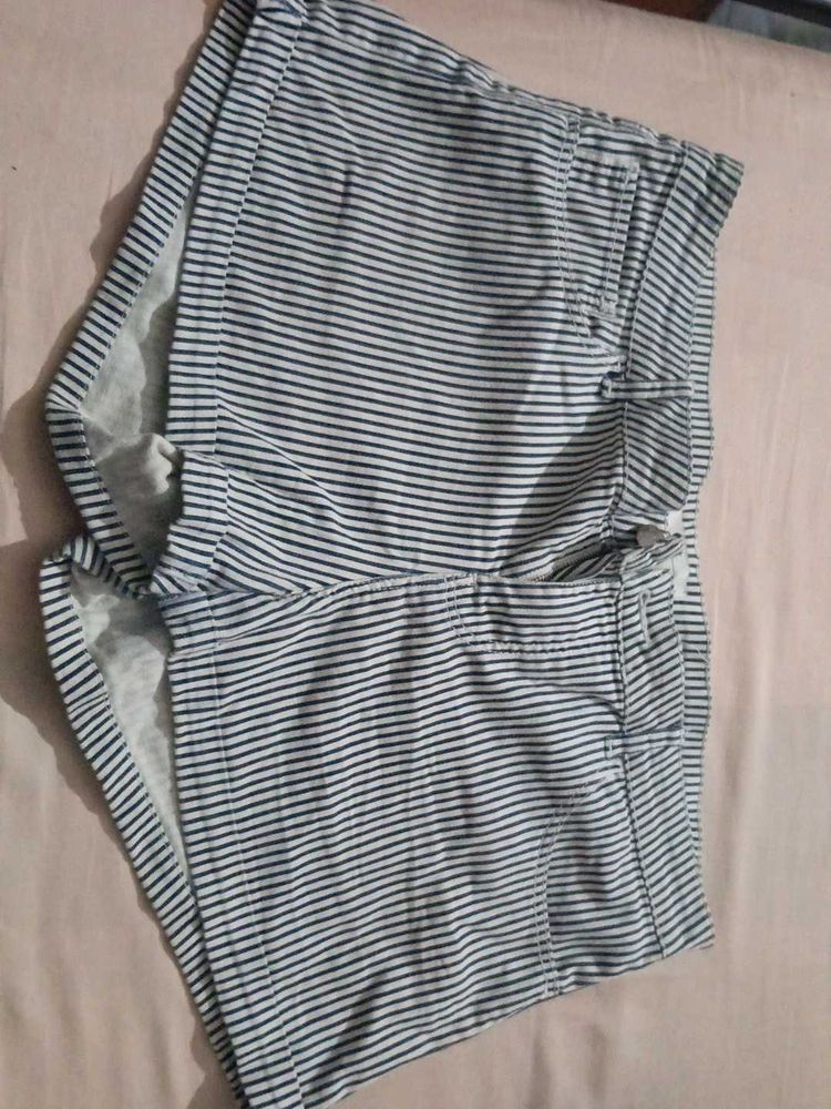 H&amp;M Striped Women's Shorts
