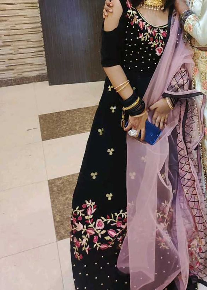 I'm Selling A Gorgeous Lehenga