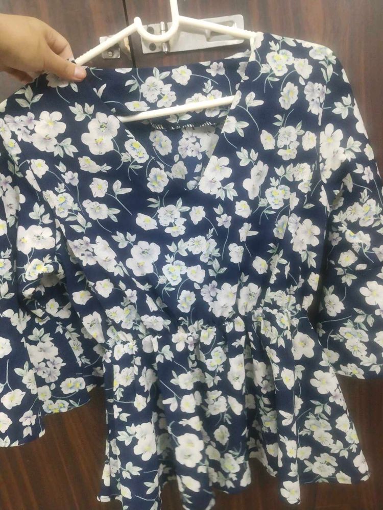 Floral Print V-Neck Peplum Top