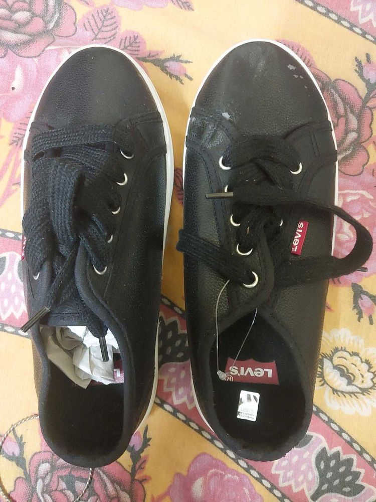 Levi's Black Casual Shoes