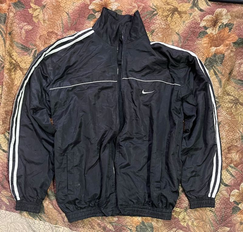 Nike black jacket (chain issue)