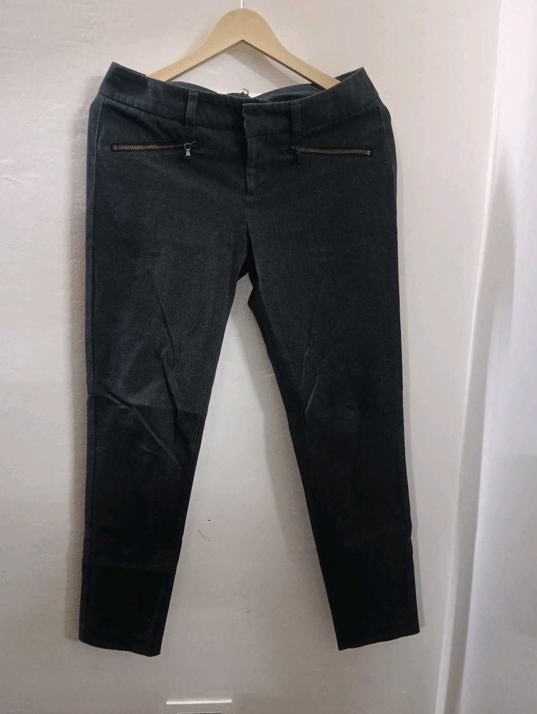 Stylish Women's Dark Wash Zip Pocket Pants