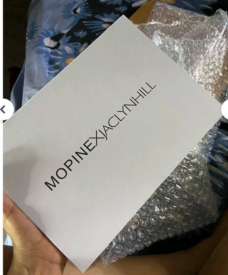 The Jaclyn Hill Eyeshadow Palette