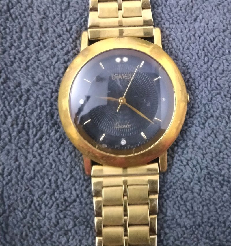 LAMAX GOLDEN WRIST WATCH