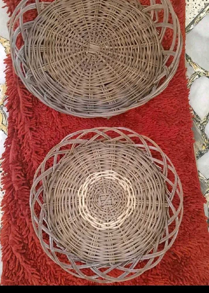 5. Set of 2 Wicker Plates