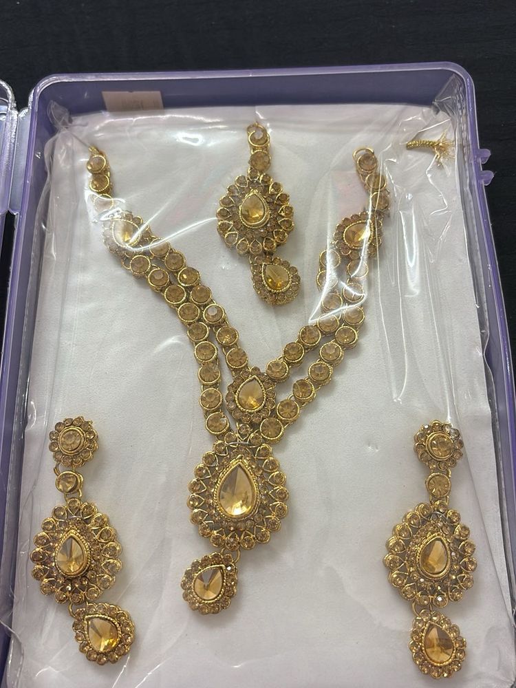 Golden Necklace &amp; Earring Set