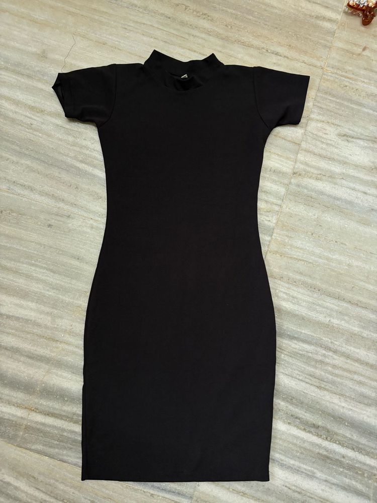 Sleek Black Bodycon Dress