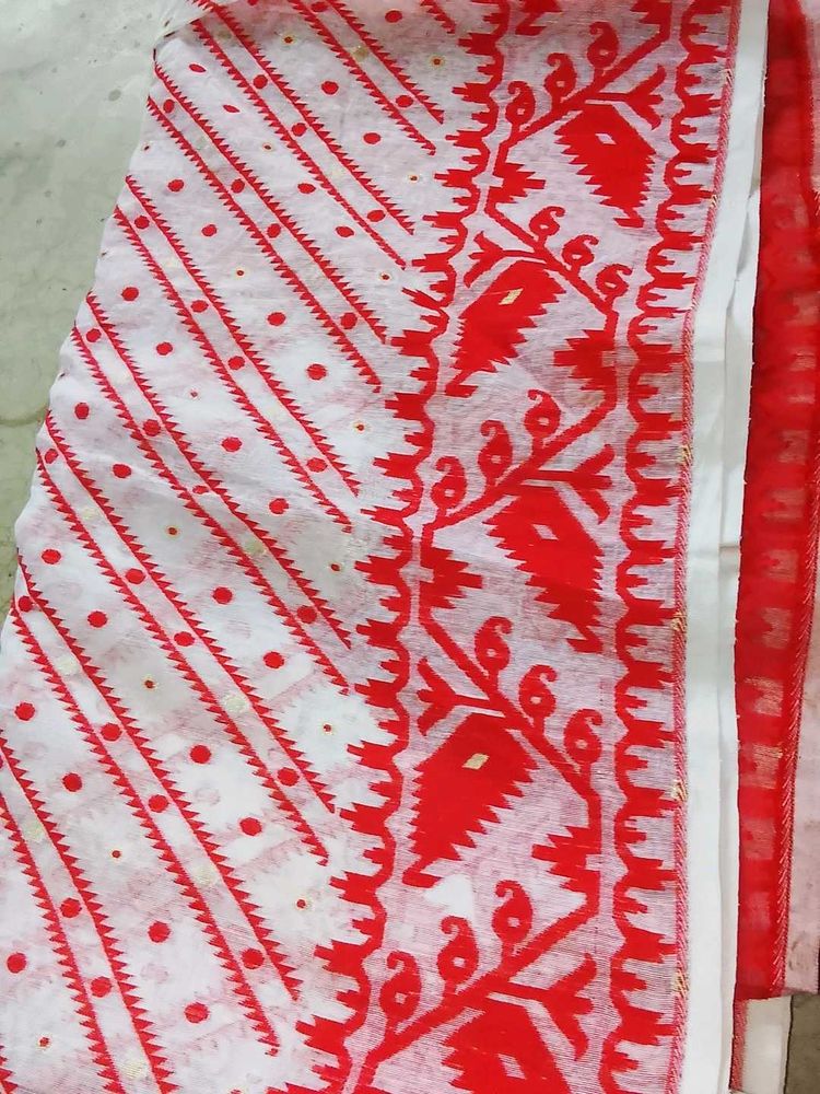 Women saree trendy , red and white