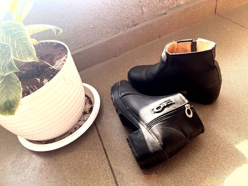 Chic Black Ankle Boots