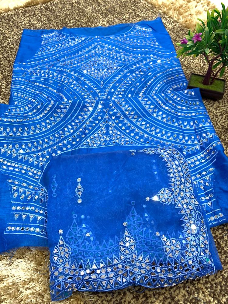 organza party wear trendy saree..only cash