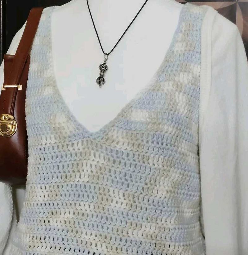 2 Crochet Knit V-Neck Sleeveless Top