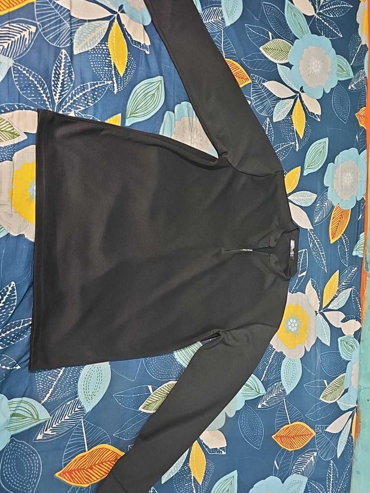 Men's Black Long Sleeve Top