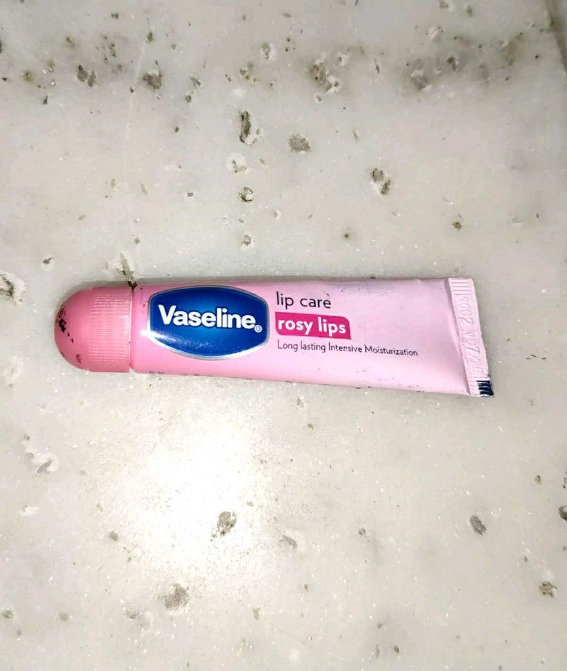 Vaseline Rosy Lips – Soft Pink Tint + Hydration 💖