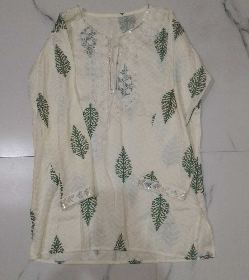 off white Short kurti