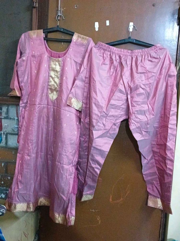 Pink Kurta Set with Gold Border