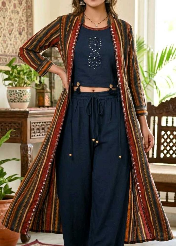 Crop Top And Pants With Long Shrug
