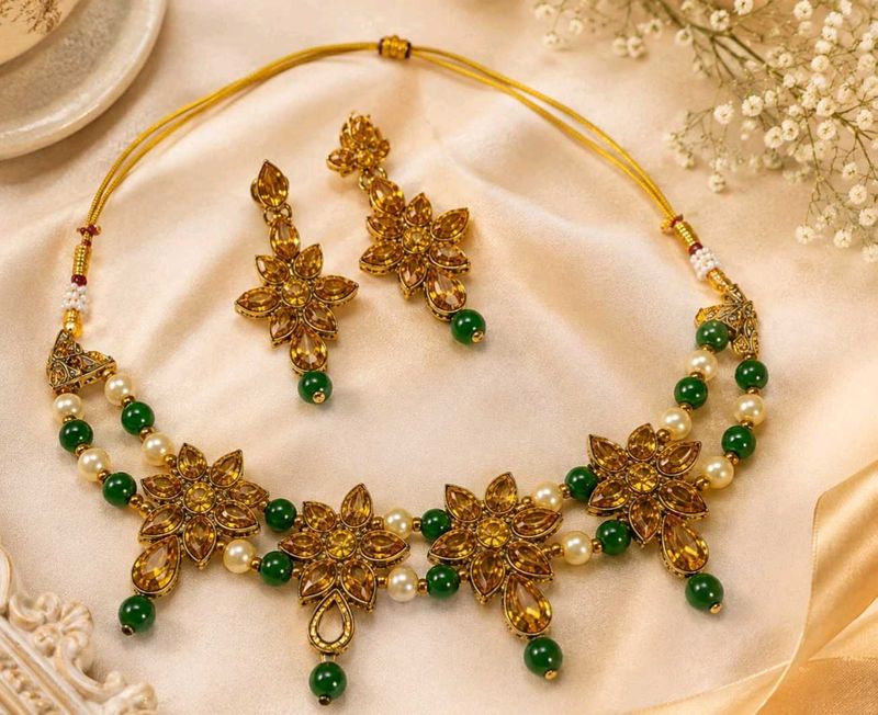 Exquisite Gold Tone Necklace, Earring &amp; benda Set