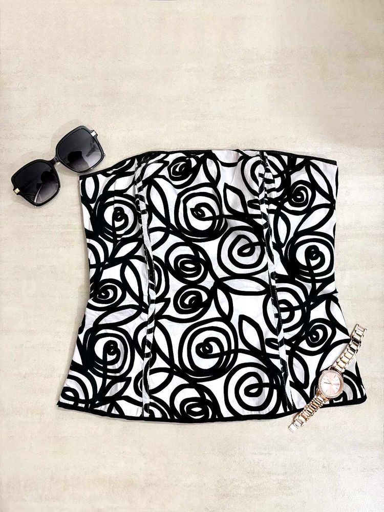 Chic Black &amp; White Swirl Print Strapless Top