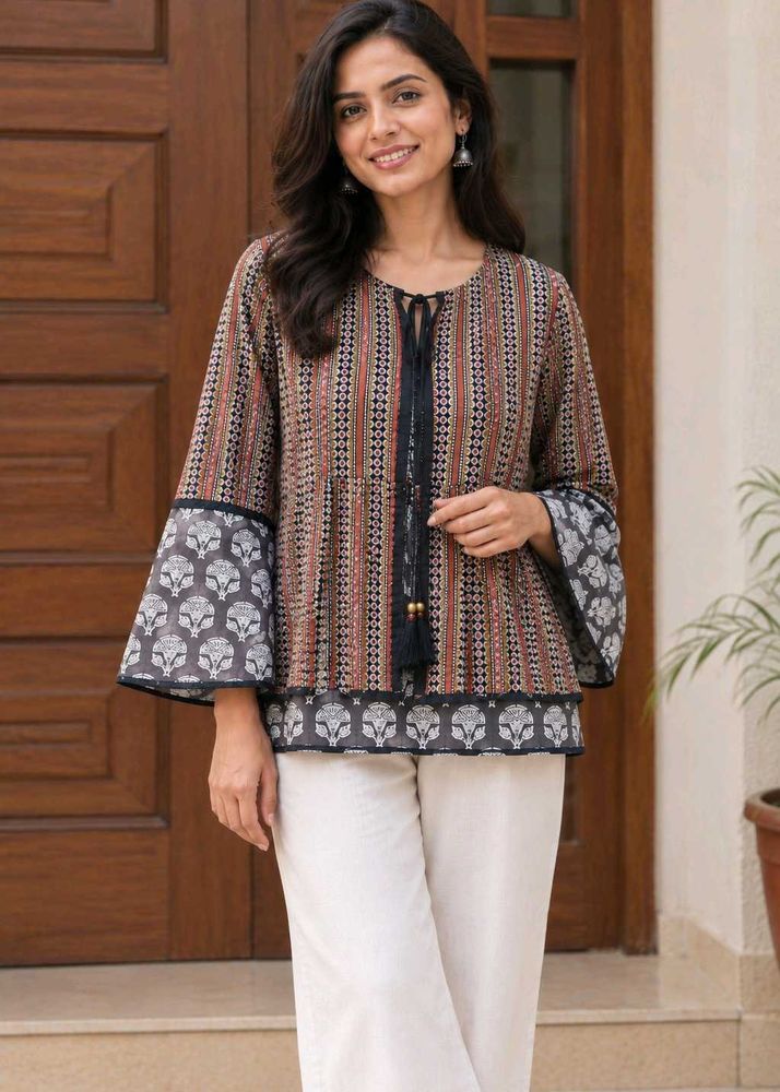 Stylish Sleeveless Printed Top with Boho Jacket
