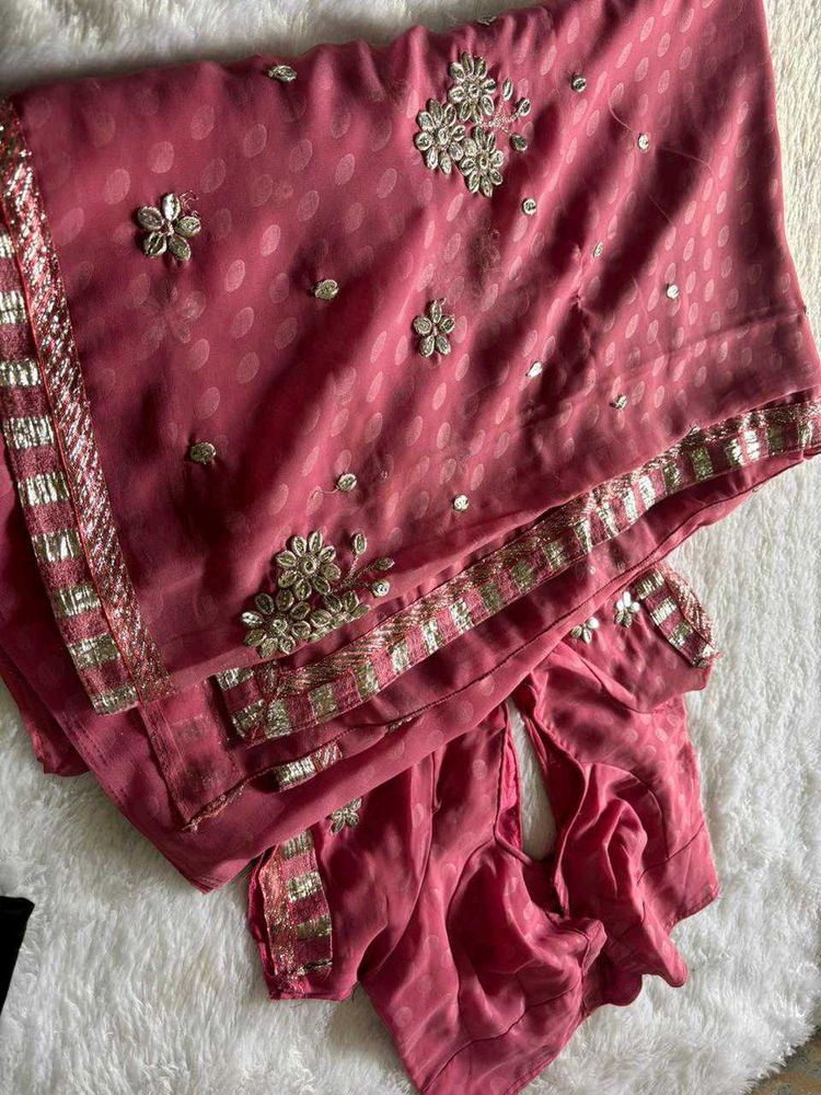 Elegant Pink Saree🥰