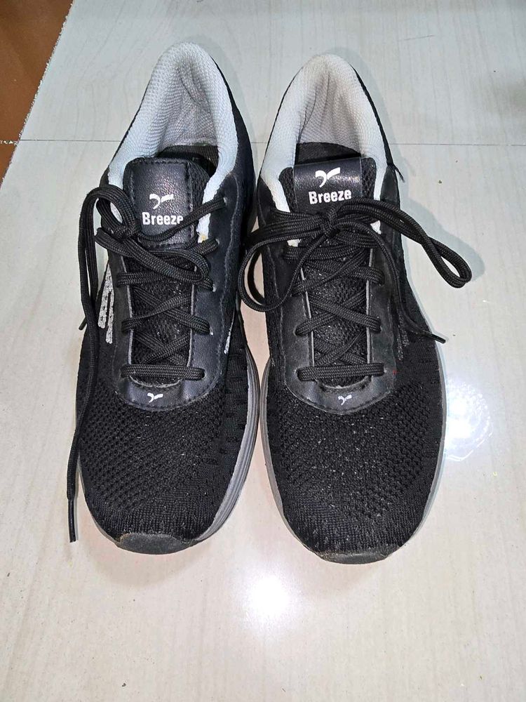 Sports Shoes