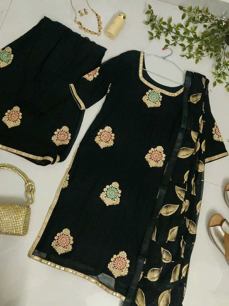 Elegant Black Kurta Set with Dupatta🖤✨
