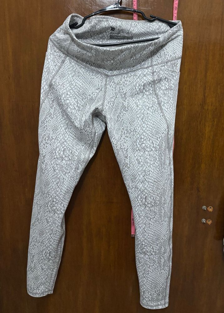 Stylish Snake Print Leggings