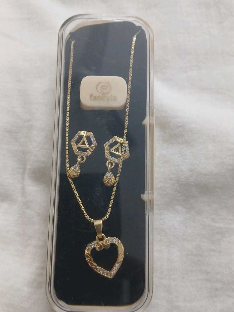 Gold Tone Heart Necklace &amp; Earrings Set