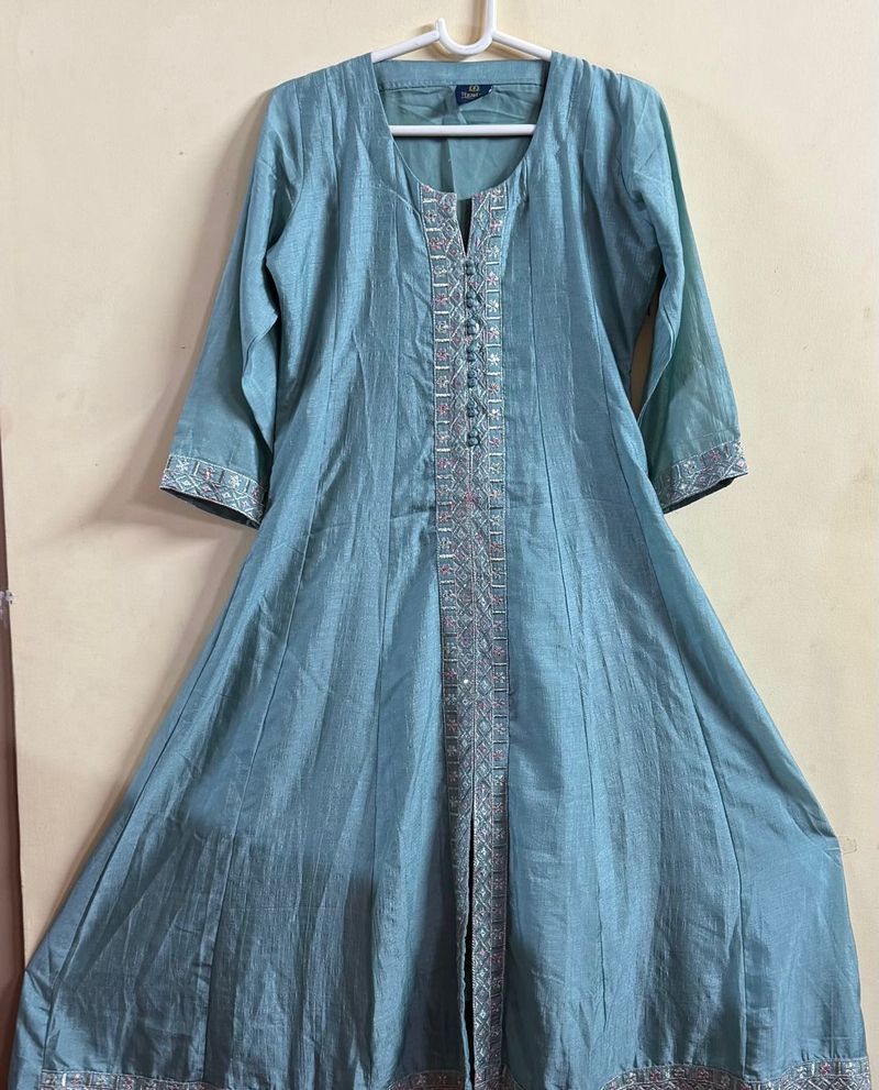 Beautiful Teal Embellished Kurta (sky blue)